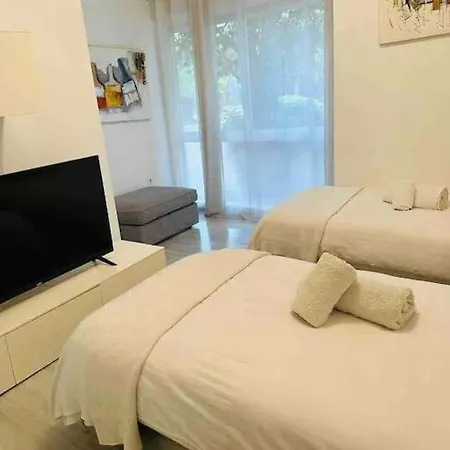 Luxurious 2br In Puerto Banus Apartment