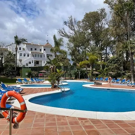 Apartment Luxurious 2br In Puerto Banus